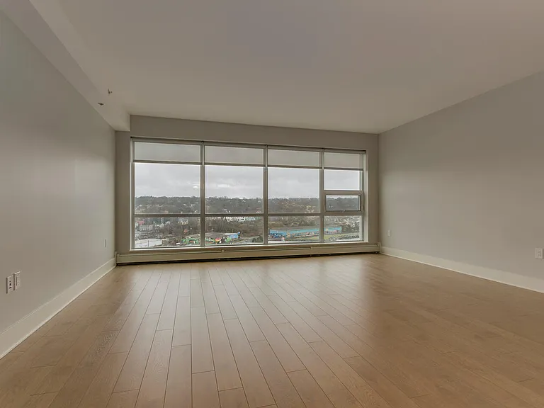15 Kings Wharf Pl #501 — Photo 6