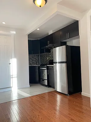 Rented by The MJS Group NY LLC | media 21