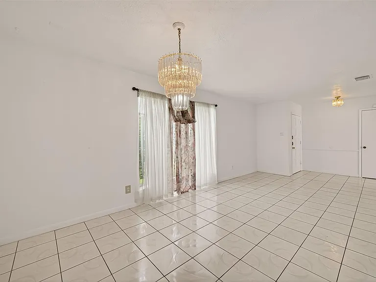 9422 Kristin Dr — Photo 15