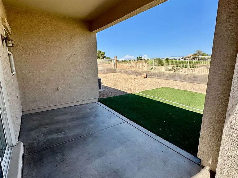19 S 119th Ave — Photo 38
