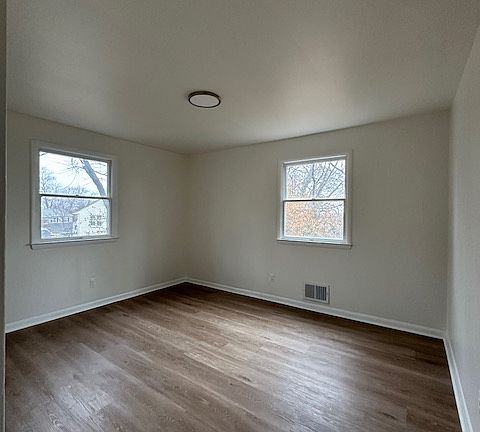 upper level bedroom 12x10