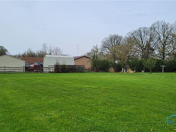 3rd image of 2201 Old Trail Dr