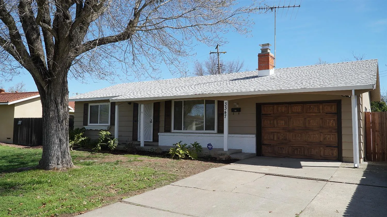 3347 Polaris Dr photo 1