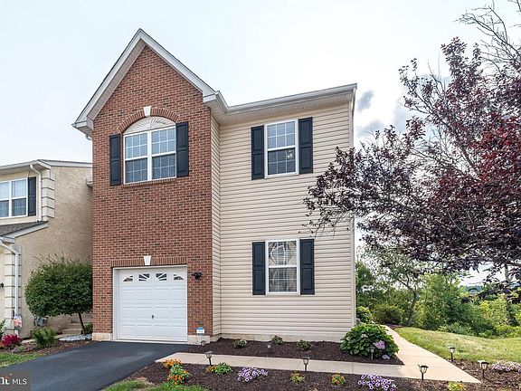 2nd image of 85 Green View Dr
