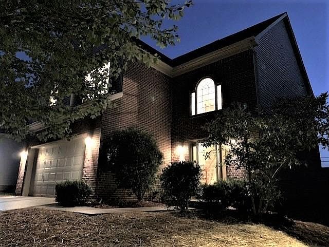 1st image of 4528 Larkhill Ln