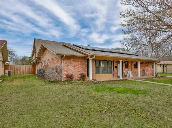 1907 Bridle Ln, Gainesville, TX 76240