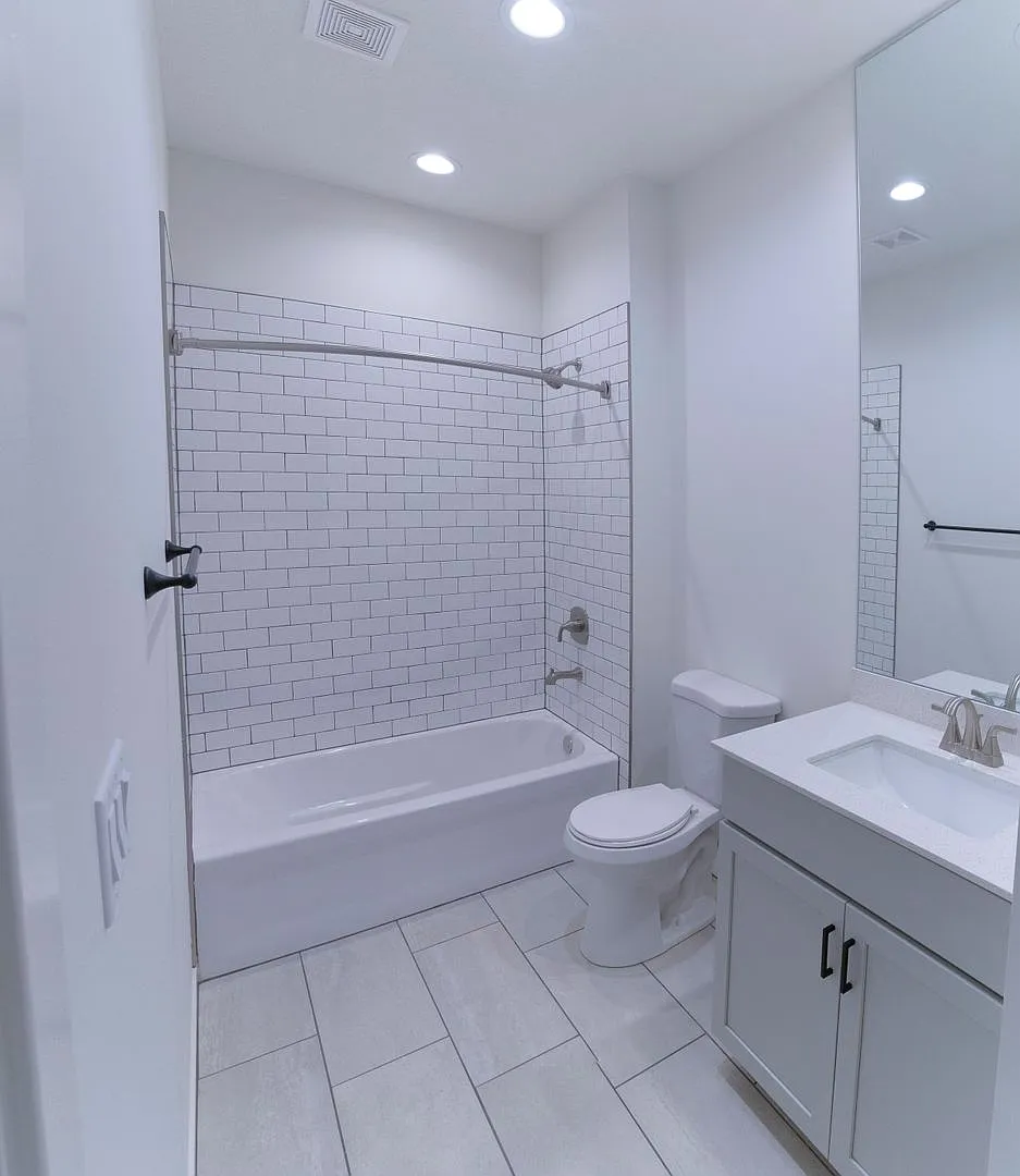 Modern 4 Bedroom In Spring Hill, Ks! Minutes From All Schools!! — Photo 4
