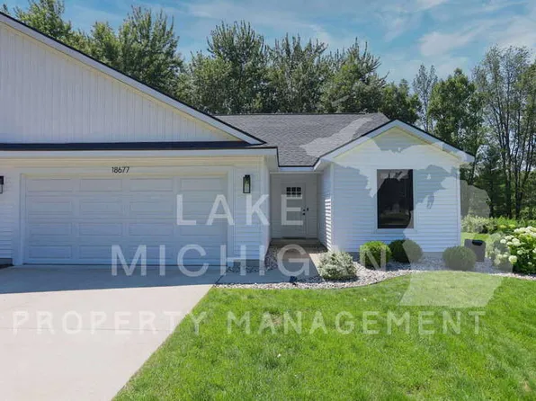 18677 174th Ave, Spring Lake, MI 49456