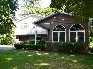 2 Valleyview Ave, Schenectady, NY 12306