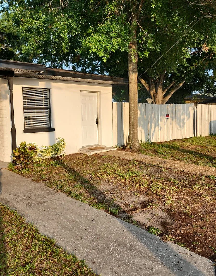 1605 N Gomez Ave — Photo 4