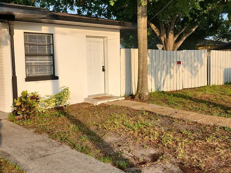 1605 N Gomez Ave — Photo 17