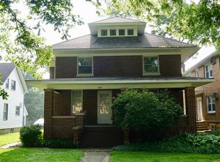 219 N Brainard St, Naperville, IL 60540