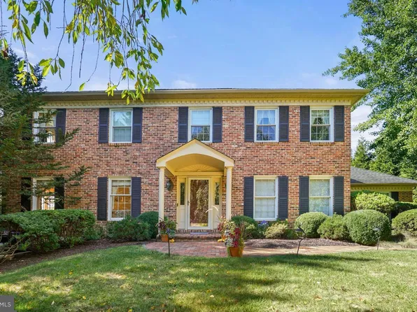 27 Raphael Rd, Hockessin, DE 19707