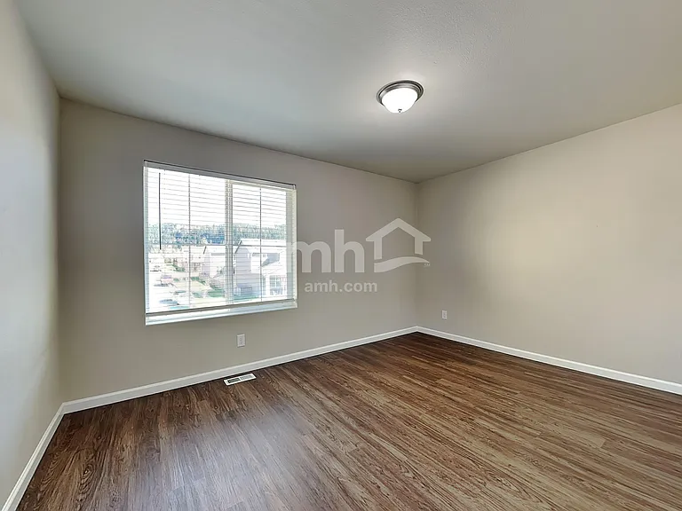 306 Holdener Ln — Photo 16