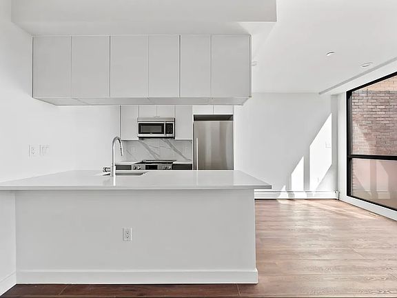 5th image of 2600 7th Ave #6W