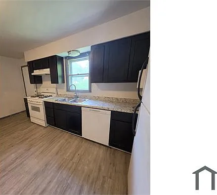 1209 Cove Ln — Photo 5