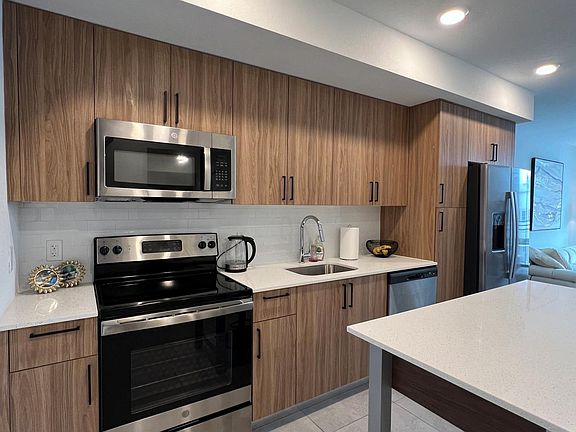 4th image of 500 NE 2nd St #259