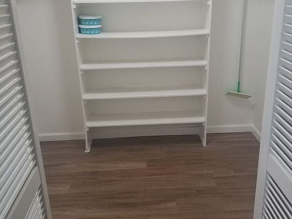 5th image of 9825 Lincoln Village Dr APT 21