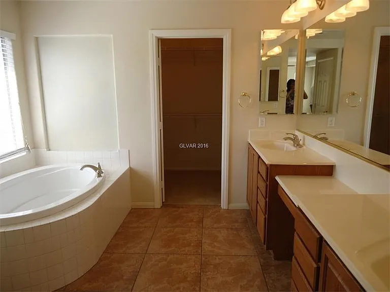 2307 Summer Home St — Photo 23