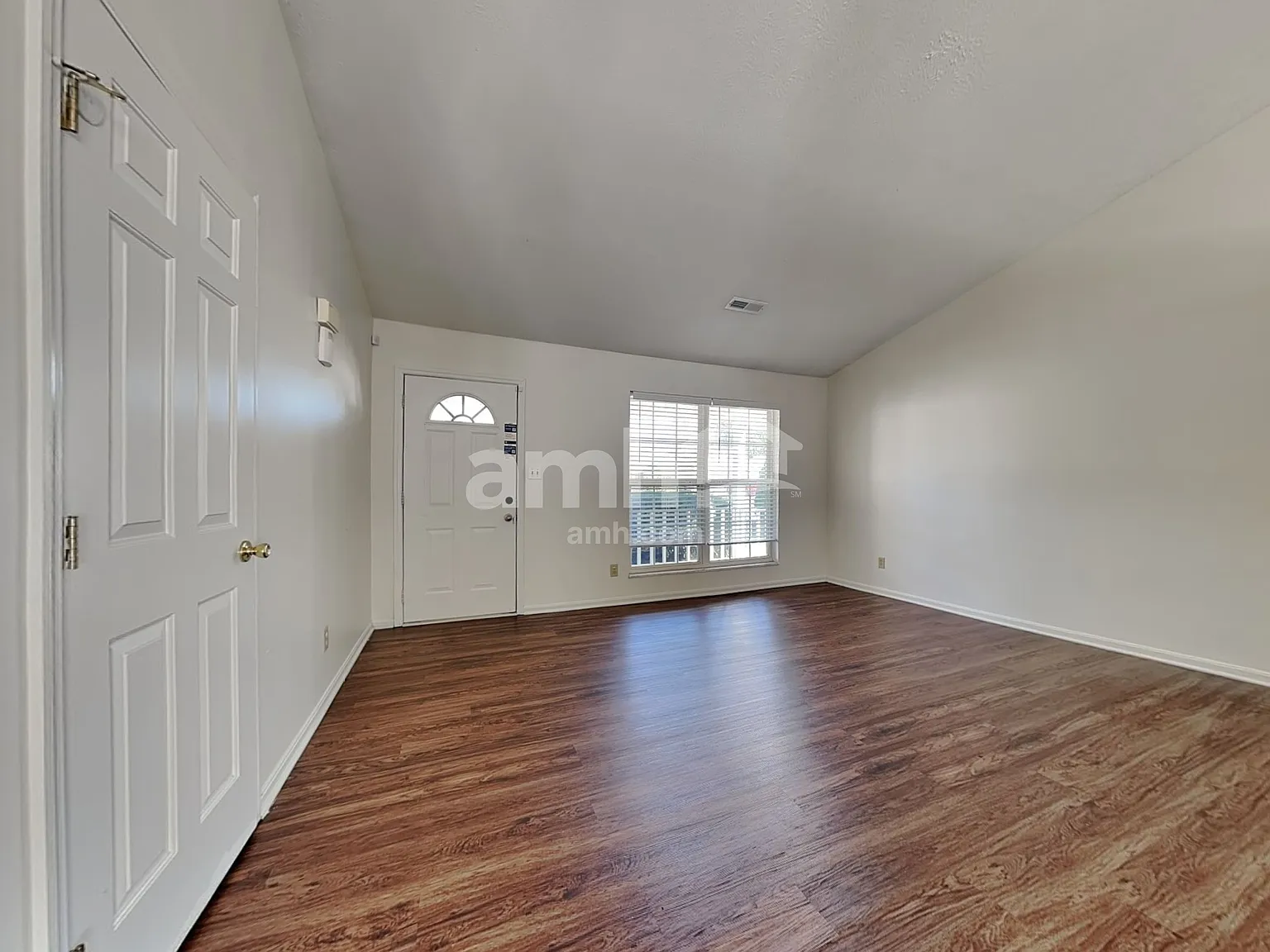 3 bed, 2.5 bath, 1770 sqft, $2,230 — Photo 4