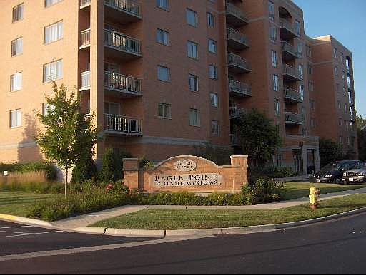 2nd image of 6801 N Milwaukee Ave APT 109