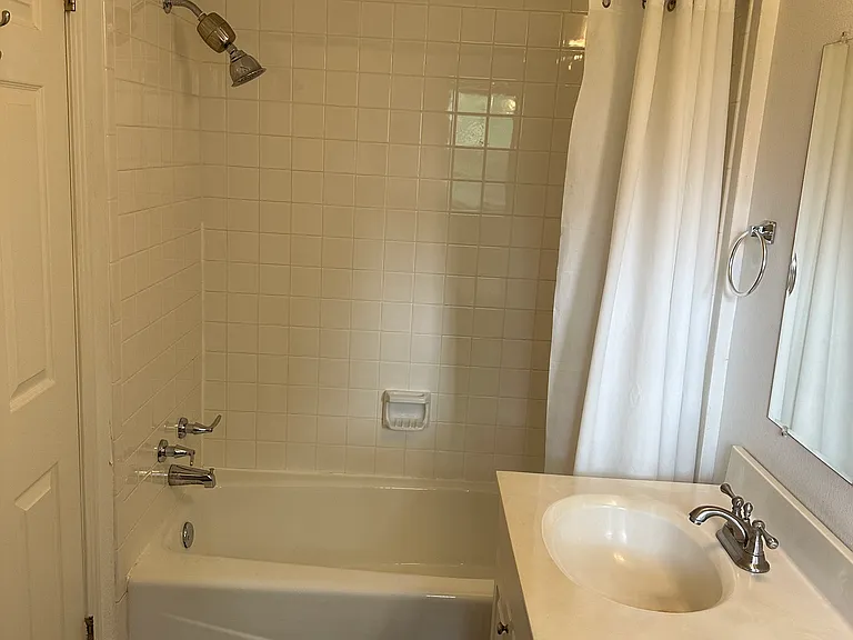 2103 Woodmont Ave #B — Photo 12