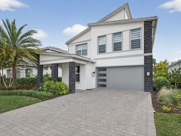 12534 Triumph Ln — Photo 2