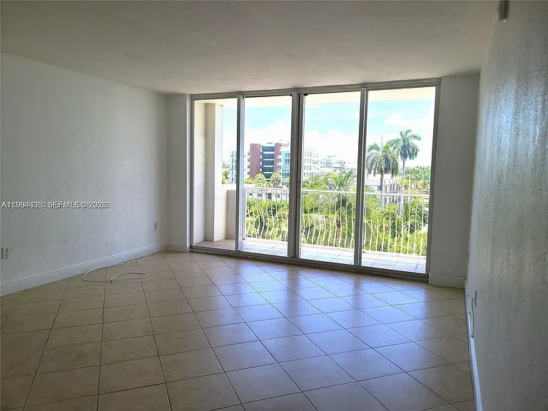 10350 W Bay Harbor Dr #5L — Photo 7