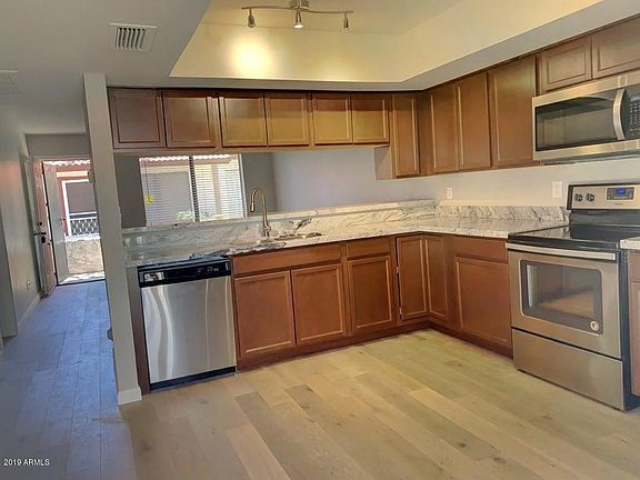3rd image of 2837 E Beck Ln Unit 3