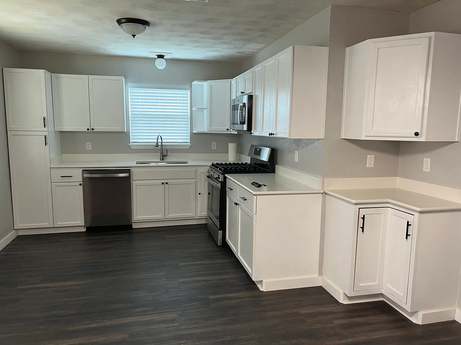 4 bed, 1444 sqft, $2,200 — Photo 2