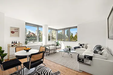 425 Main Street, #4E