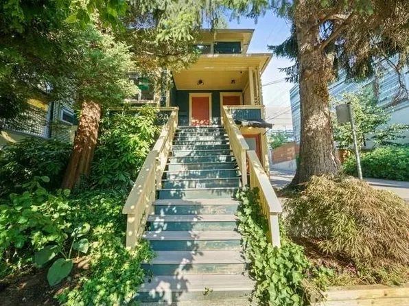1620 McLean Dr, Vancouver, BC V5L 3P3