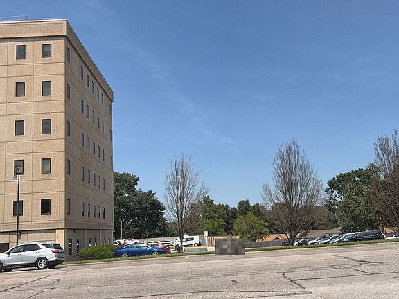 4th image of 6300 Farley Ave
