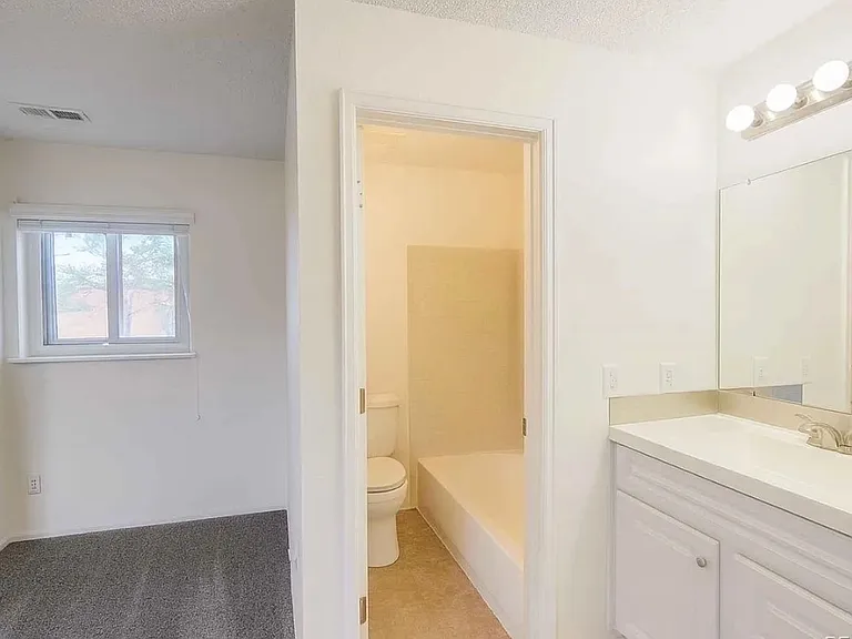 9002 W 88th Cir — Photo 11
