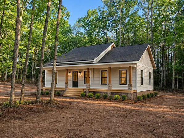 21 Holman Mill Rd, Farmville, VA 23901