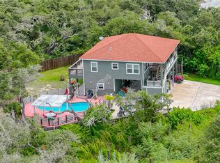 21 Bahama St S, Rockport, TX 78382