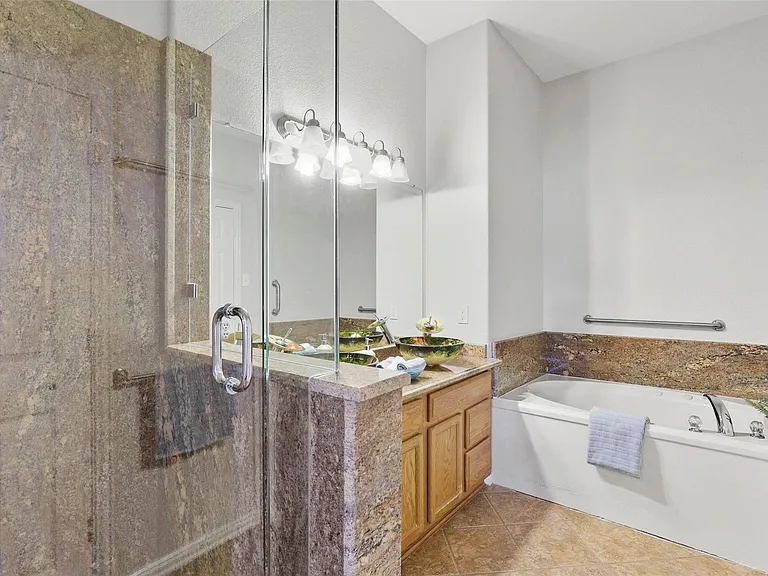 11086 Mansfield Dr — Photo 18