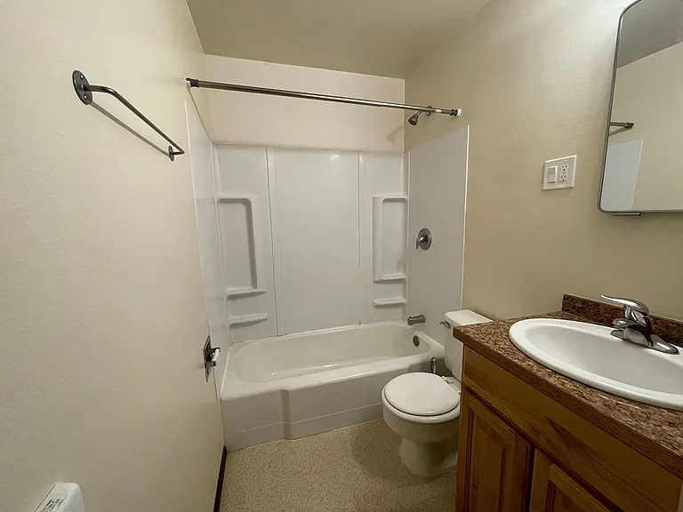 607 C Street in Cheney Near EWU Campus! — Photo 14