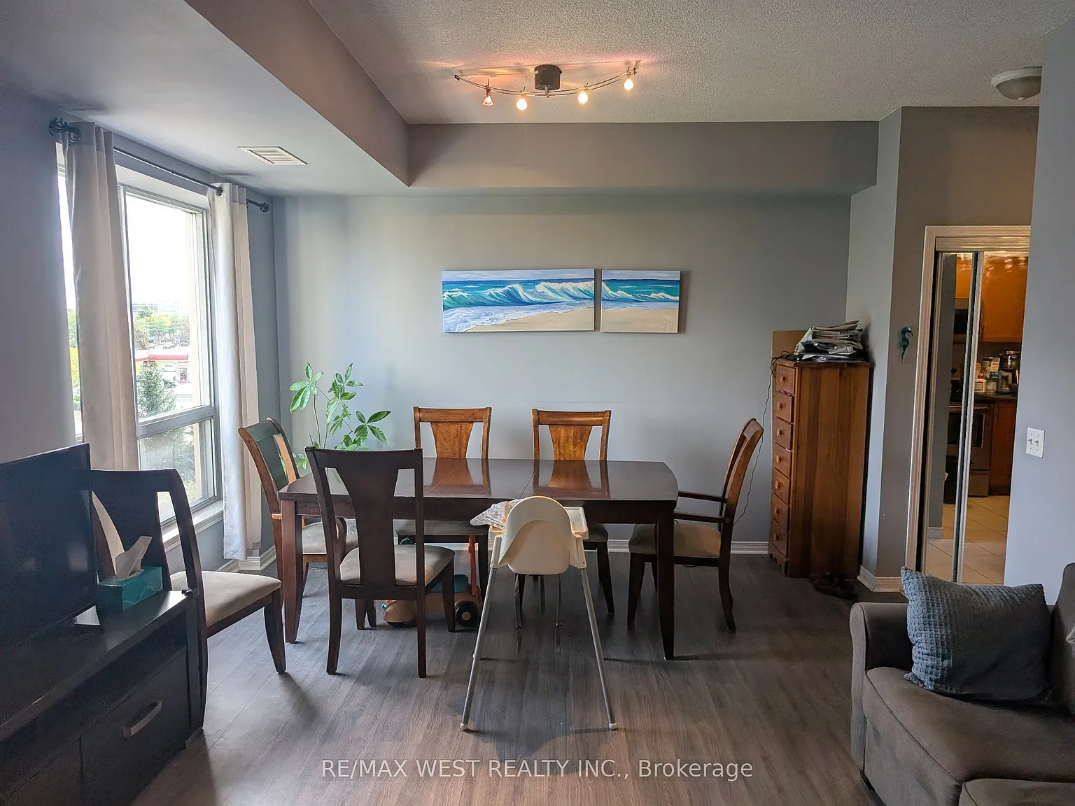 2 bed, $2,550 — Photo 2