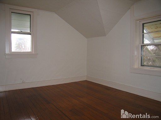 5th image of 1033 Northport Dr