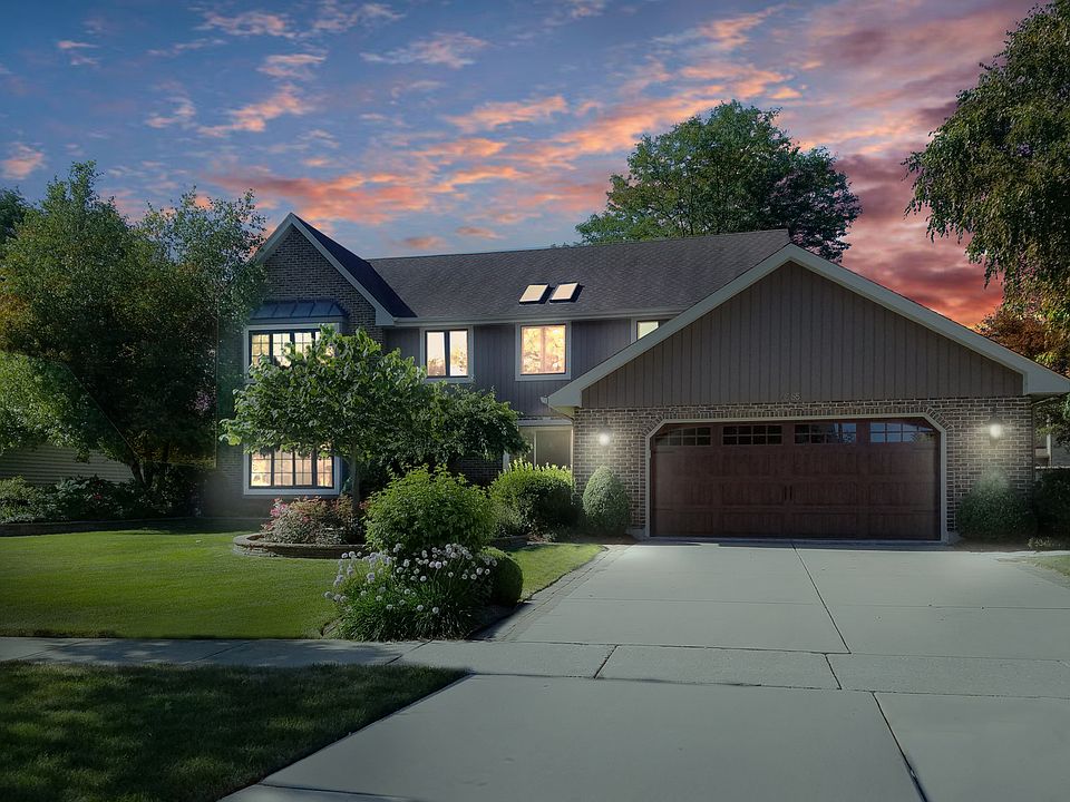 1st image of 1585 Brittany Ln