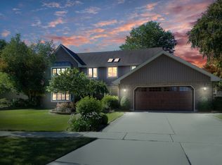 1585 Brittany Ln, Hoffman Estates, IL 60192