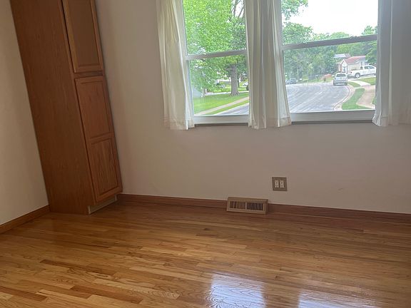 5th image of 208 S Pam Ave #208
