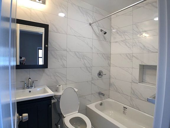4th image of 826 Caton Ave #2