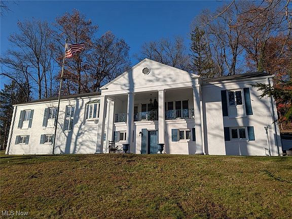 2nd image of 885 Sheridan Rd