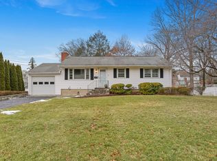 158 Taunton Rd, Fairfield, CT 06824