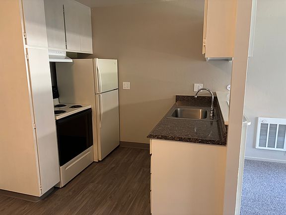 4th image of 1156 San Benito St #23