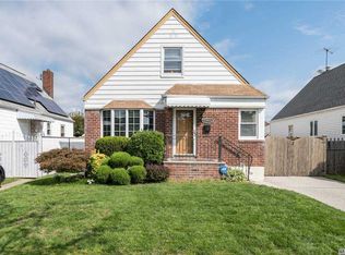 154-31 24th Ave, Whitestone, NY 11357