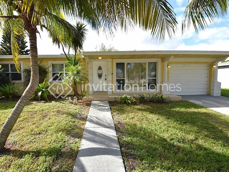913 Cochran Dr — Photo 1