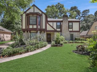 10 Lancelot Ln, Conroe, TX 77304